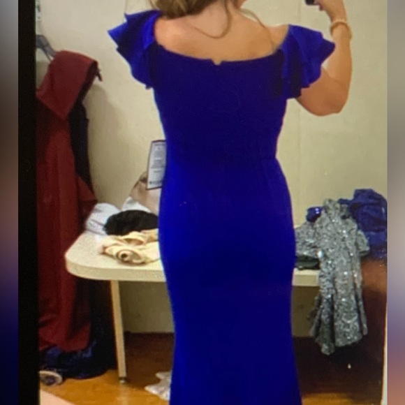 Beautiful blue gown Betsey and Adam size 4 . So pretty mermaid fit… NWT 💙 - Picture 2 of 16